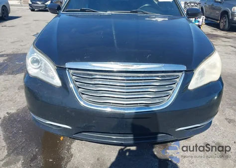 2013 Chrysler 200 Touring z USA, uszkodzony, nr VIN 1C3CCBBB0DN651608